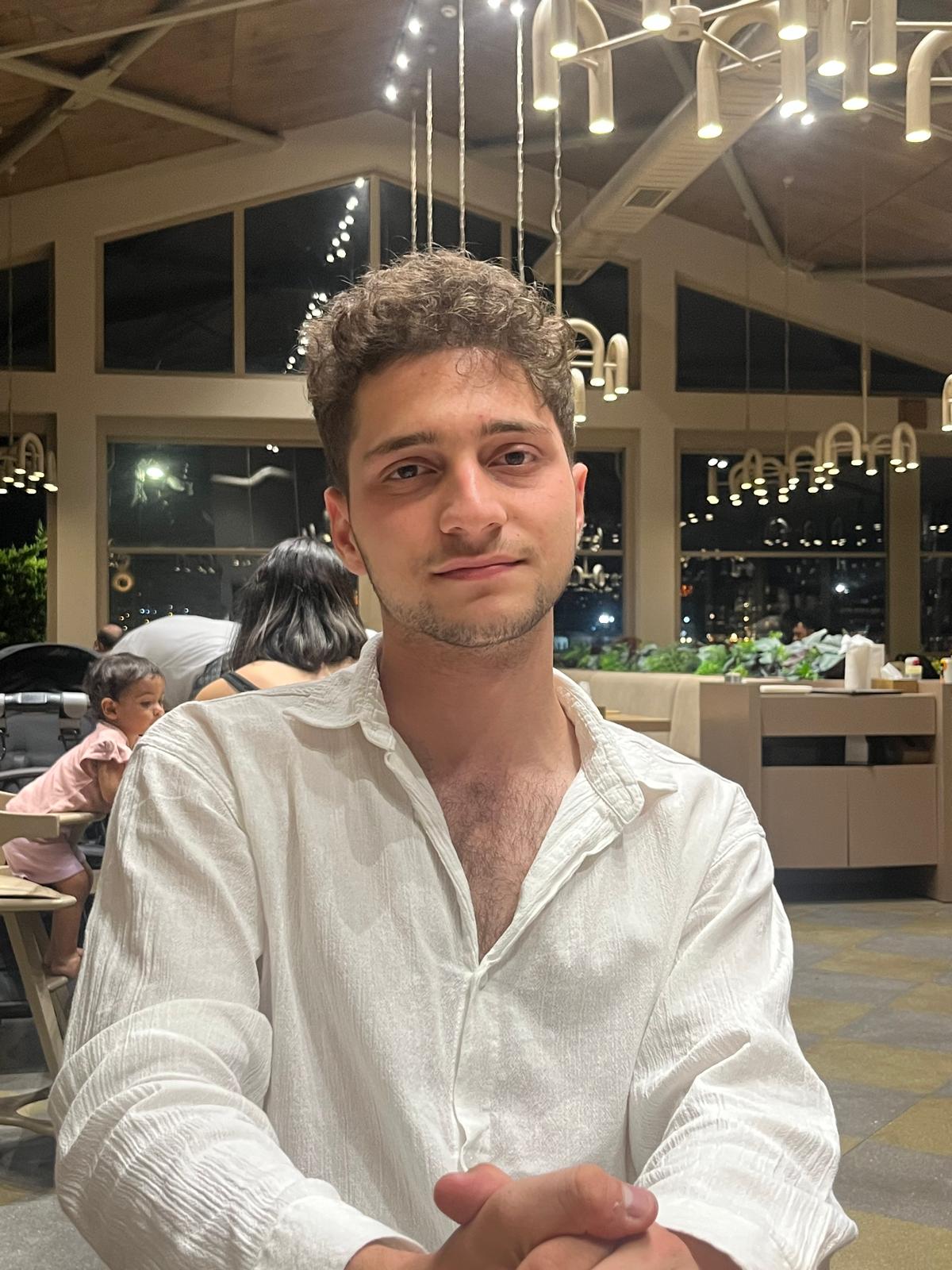 Yazar Fotoğrafı